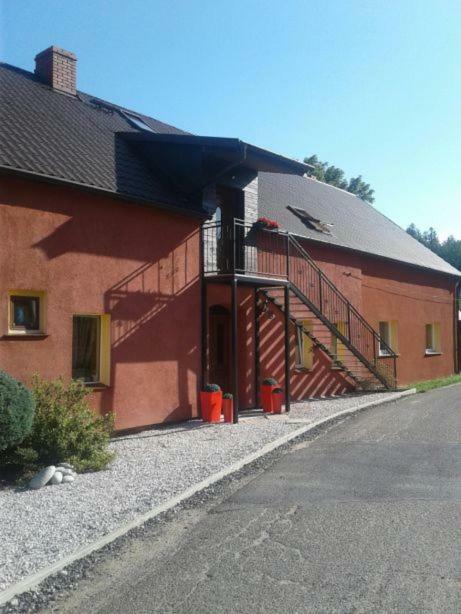 Przytulne Na Poddaszu Jelenia Góra Exterior foto